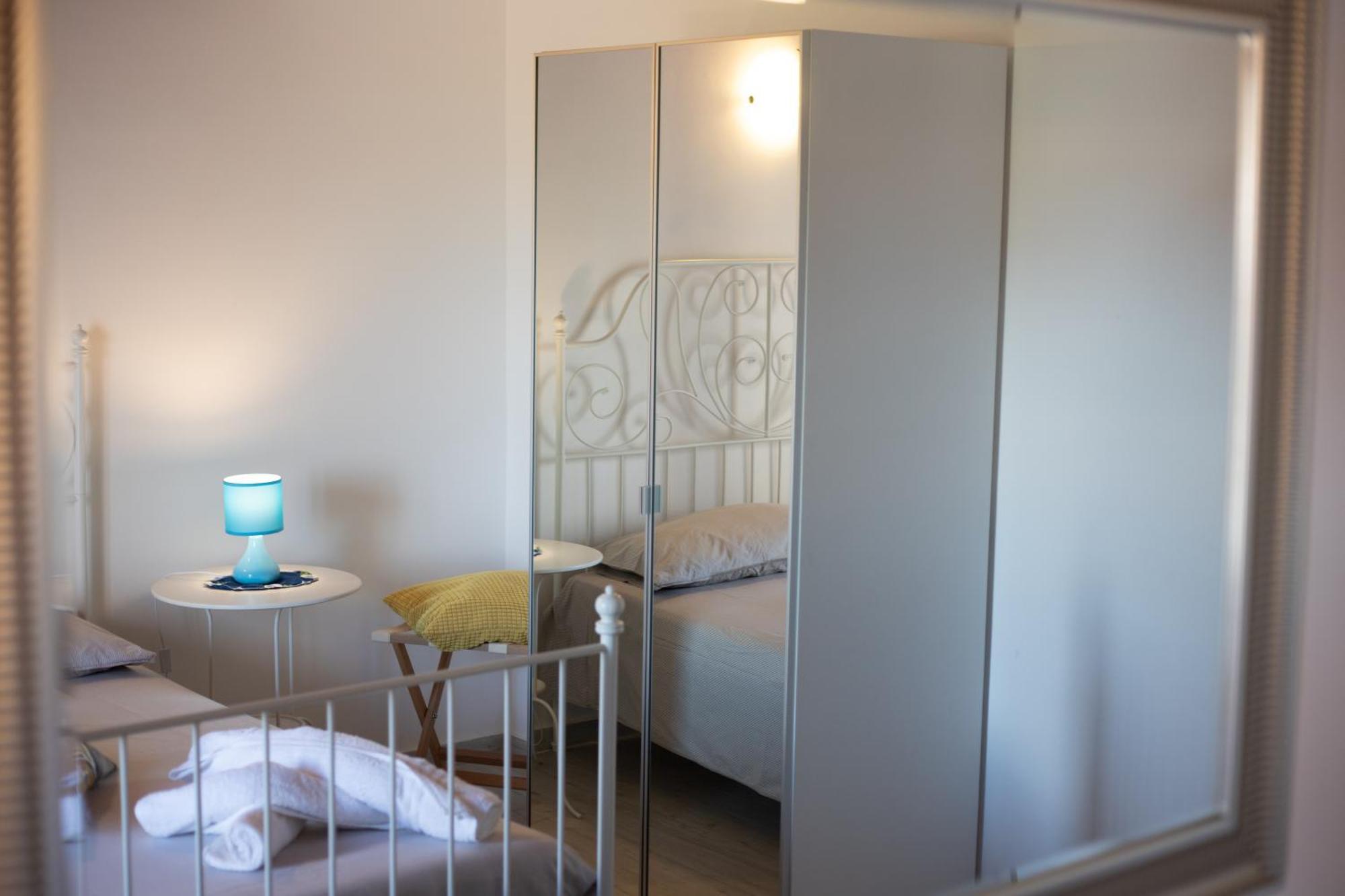 Arenella Beach Apartamento *