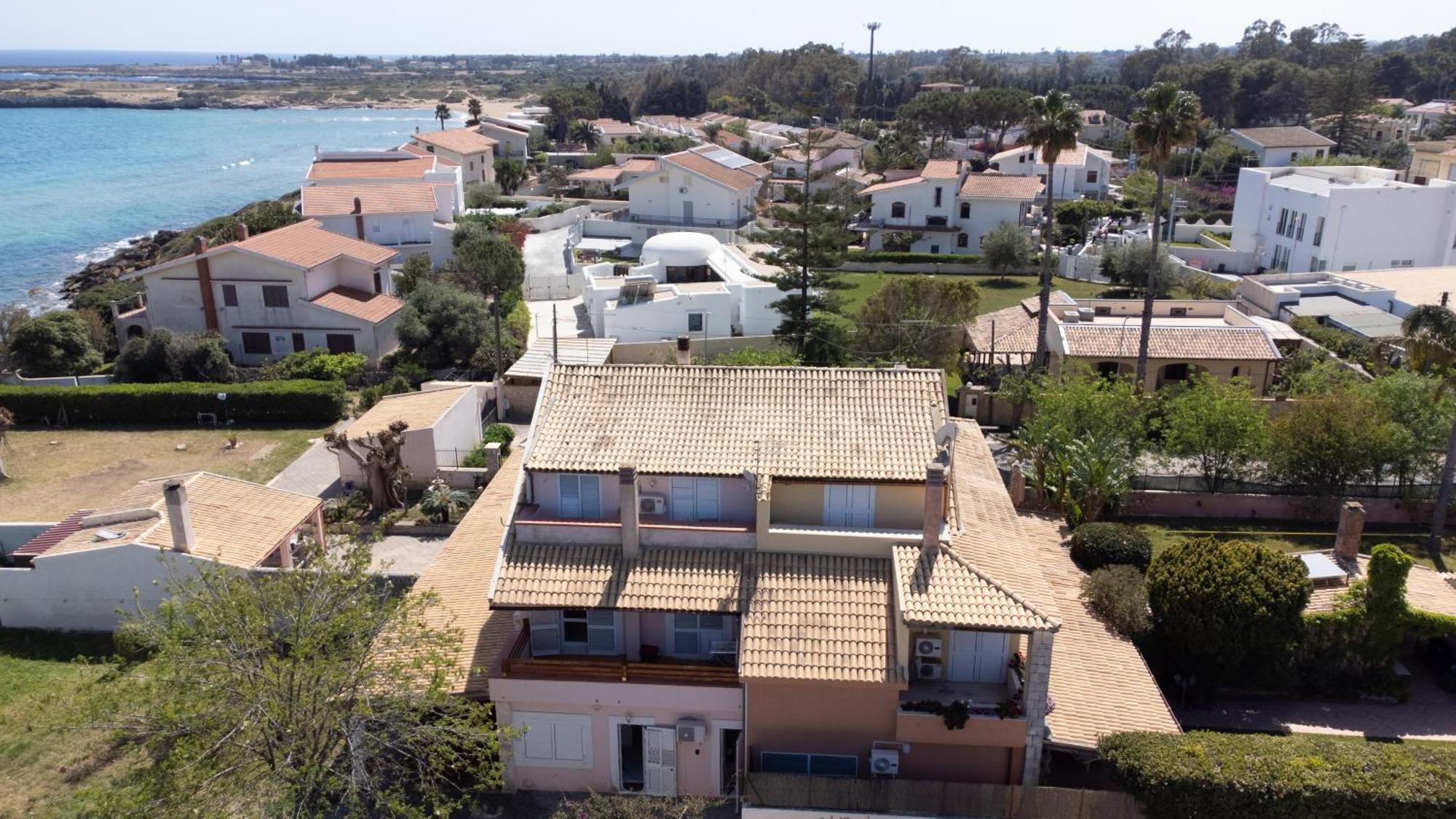 Arenella Beach Apartamento *